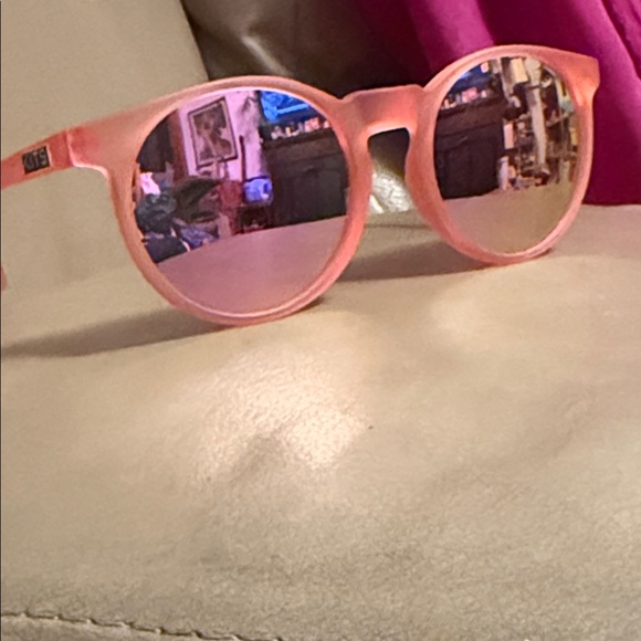 Pink Kits Wreck Sunglasses Size: M: 51-20-142. NASA based technology. Like new - Picture 3 of 9